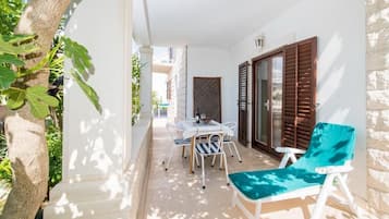 Studio (Superior Studio with Terrace) | Terrace/patio