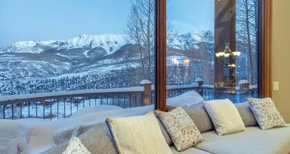 Experience the San Sophia Ridge View House, 2 Ski Passes, Private Hot Tub