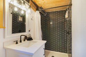 Shower, towels