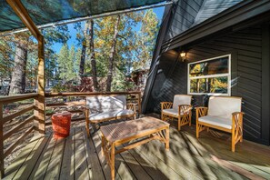 Property grounds - Beautiful Mountain Chalet in Arizona (Munds Park)