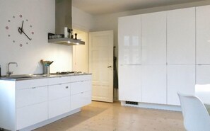 City-Apartment | Eigene Küche | Großer Kühlschrank, Ofen, Herdplatte, Geschirrspüler