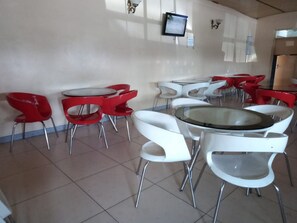 Free daily full breakfast - Isabella Inn (Nairobi)