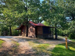 Exterior - Cozy Cabin at Bear Mountain Log Cabins (Eureka Springs)