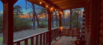 Cozy Cabin at Bear Mountain Log Cabins