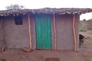 Bed sheets - Olonyori Maasai House (Maasai Mara)