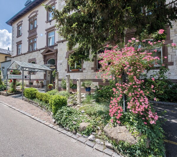 Fachada de la propiedad