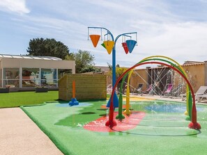 室外兒童遊樂區