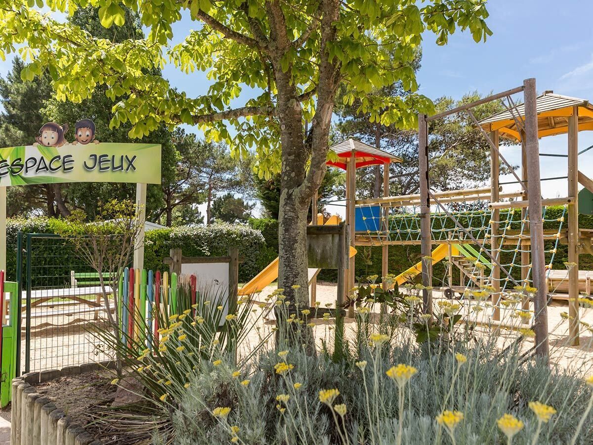 Tempat bermain anak - outdoor