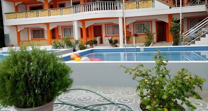 Palm Grove Saud Holiday Complex Hotel