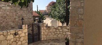 SALAMIOU STONE HOUSE