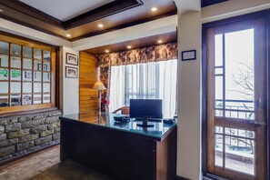 Lobby - Summit Grace Hotel Spa (Darjeeling)