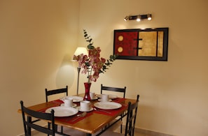 Junior Room | In-room dining
