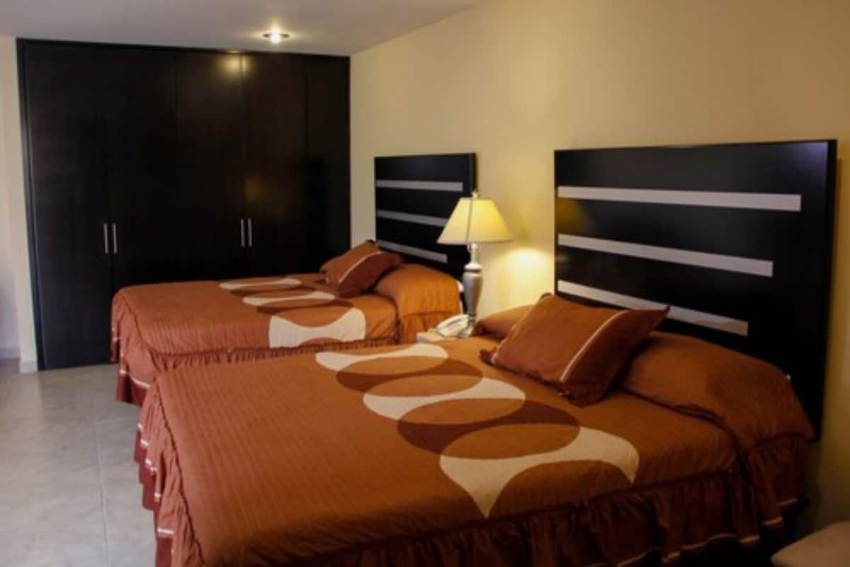 Junior Room | WiFi (free), bed sheets