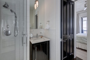Badewanne, Haartrockner