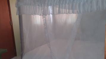 Iron/ironing board, free WiFi, bed sheets