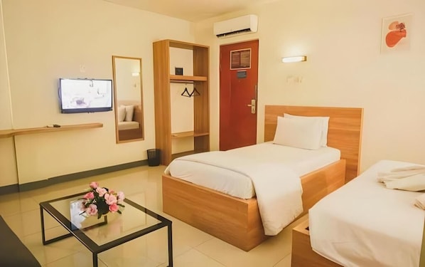 Room - New Moonlight Hotel (Bandung)