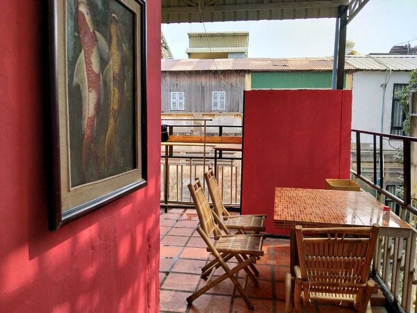East & West Dormitory And Guesthouse - Phnom Penh