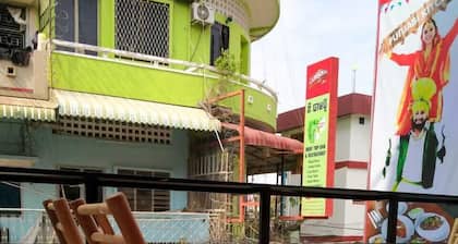 East & West Dormitory And Guesthouse