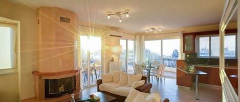 Apartment, Balcony | Living room