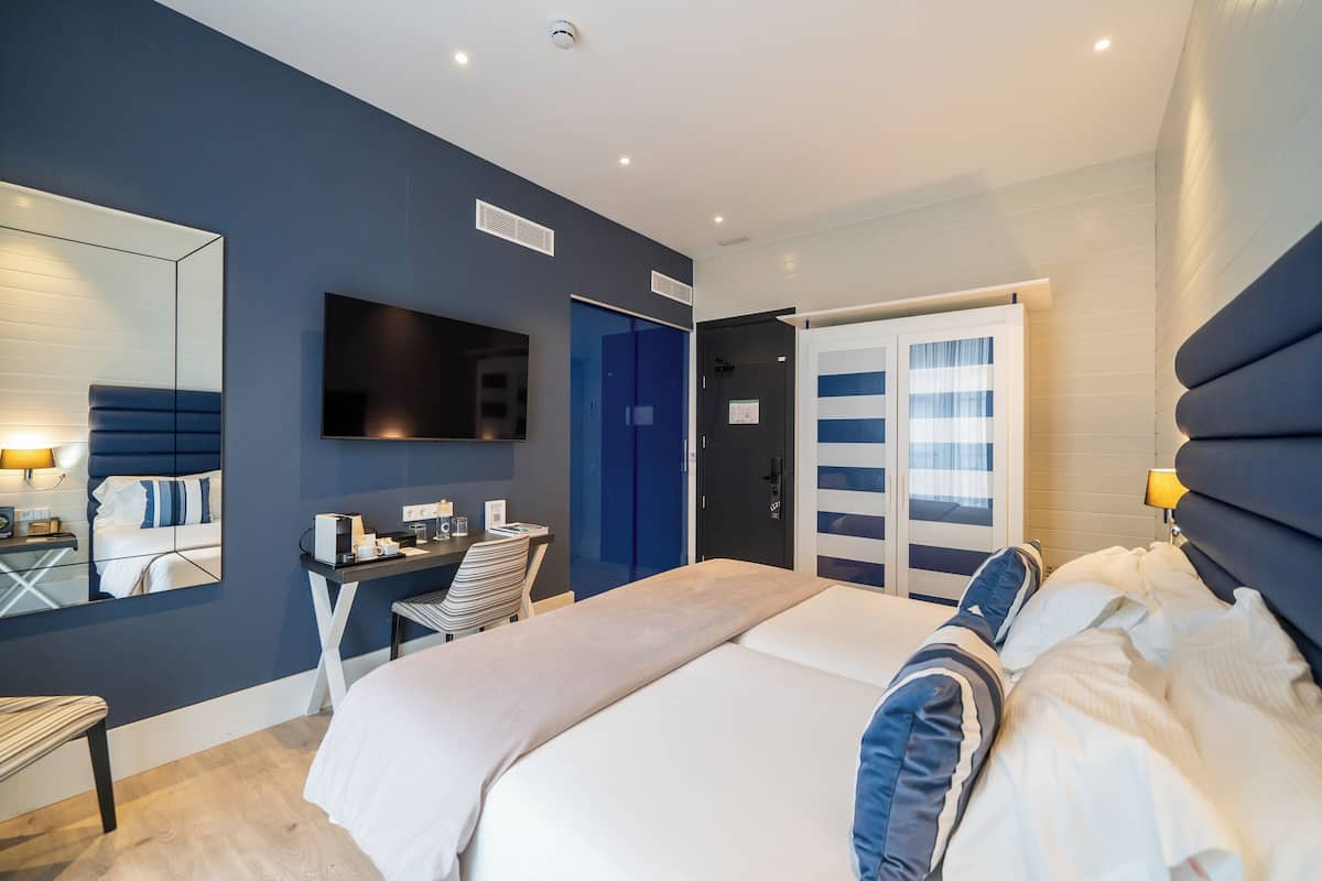 1 bedroom, premium bedding, down duvets, memory-foam beds