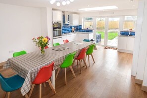 House, 5 Bedrooms (Sleeps 10) | In-room dining - Romney House (Hythe)