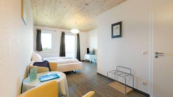 Comfort dubbelrum eller tvÄbÀddsrum | Skrivbord och gratis wi-fi