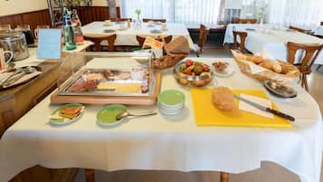 Desayuno bufé gratuito y diario