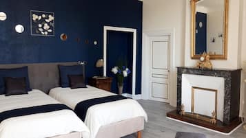 1 habitación, decoración personalizada y muebles diferentes