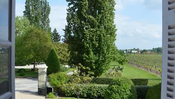 Twin Room (Borderies) | Garden view