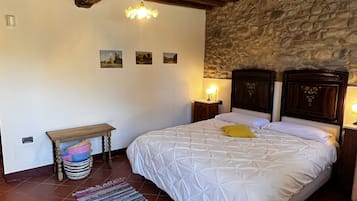 Double Room, Garden View | Free WiFi, bed sheets