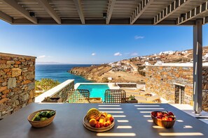Villa Ouranos with Private Pool and Sea View | Terrasse/Patio