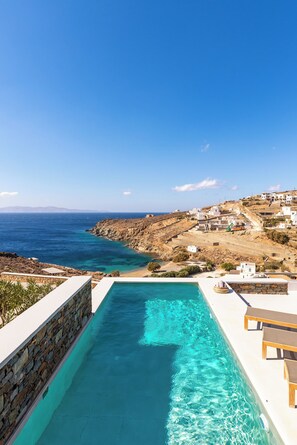 Villa Ouranos with Private Pool and Sea View | สระว่ายน้ำส่วนตัว