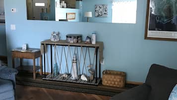 Smart-TV, DVD-Player, BĂŒcher