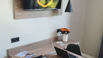 Small Studio | In-room dining