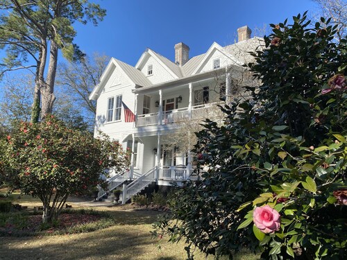 Carriage House 2 makuuhuoneen sviitti Historic Downtown Summerville, SC