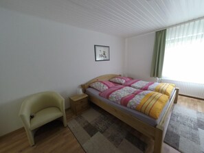 Habitación doble estándar | Wifi gratis y ropa de cama 