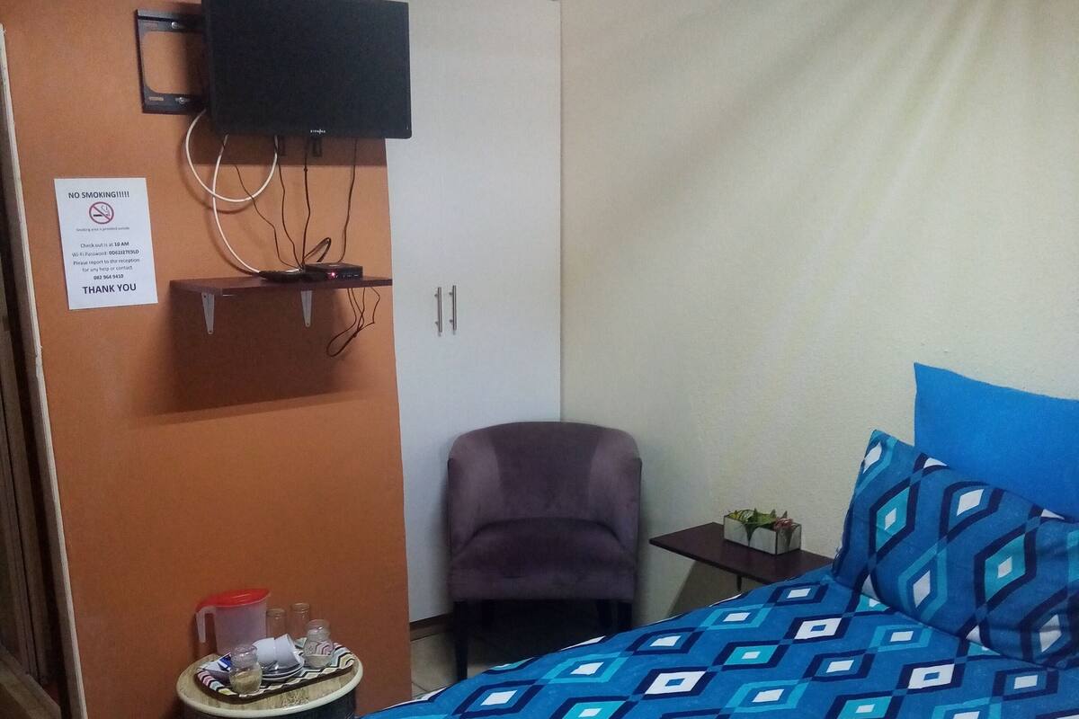 Iron/ironing board, free WiFi
