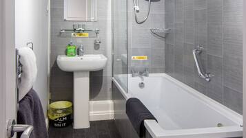 Apartment | Bathroom | Combined shower/tub, deep soaking tub, free toiletries, hair dryer