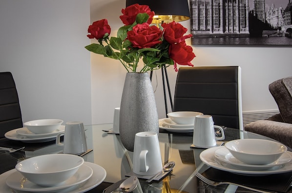 Private kitchen - 2 Bedrooms Sleeps 7 Near Top Blackpool Attractions (Blackpool)