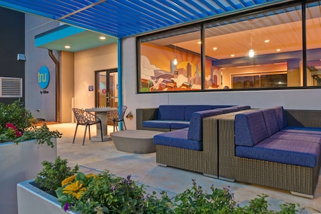 Terrazza/patio. Tru by Hilton Mooresville
