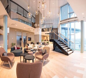 Lobby - Hilton Garden Inn Faroe Islands (Tórshavn)