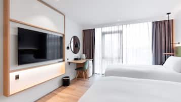 雙床房, 2 張單人床 | 低過敏寢具、客房內保險箱、書桌、筆電工作空間