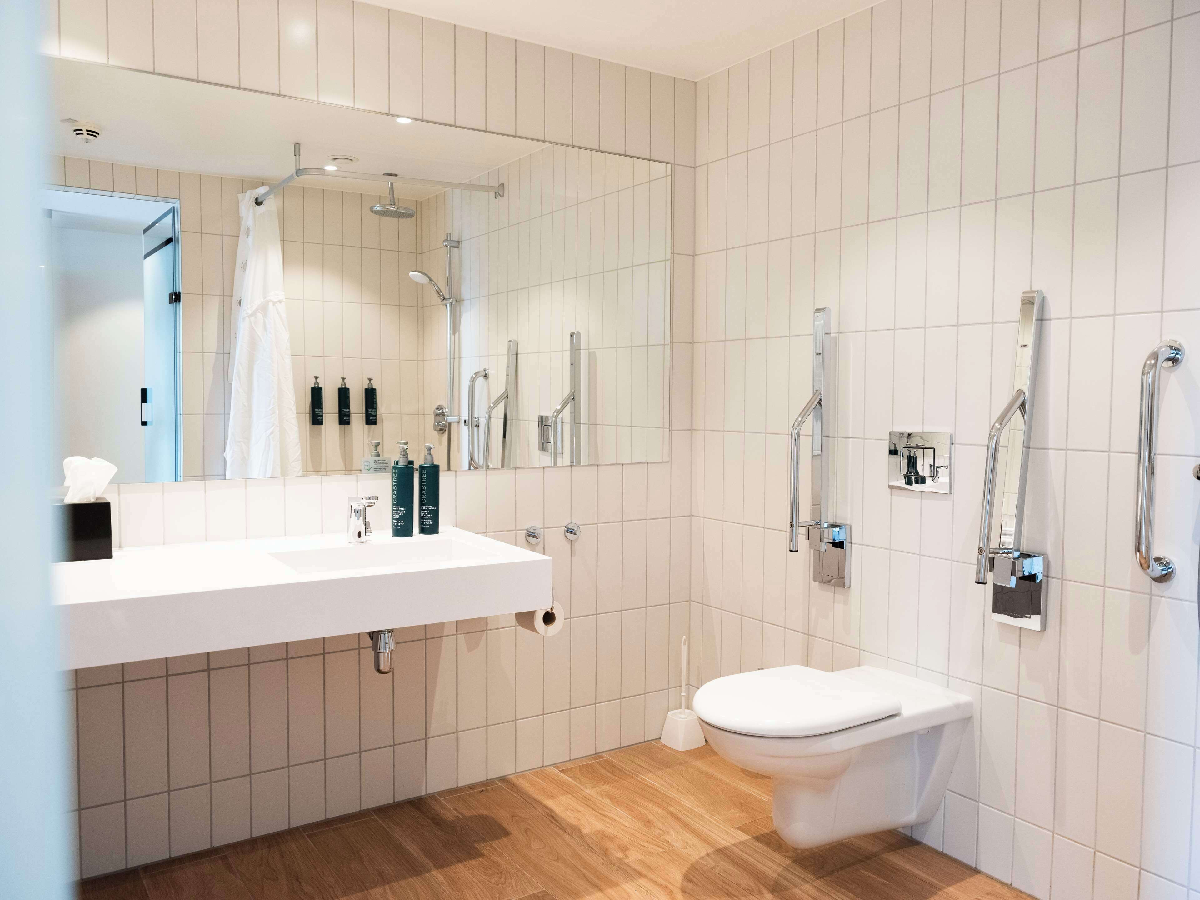 room, 1 king bed, accessible | bathroom | shower, rainfall showerhead, hair dryer, towels