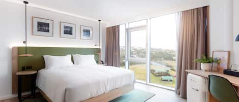 Hypo-allergenic bedding, in-room safe, desk, laptop workspace