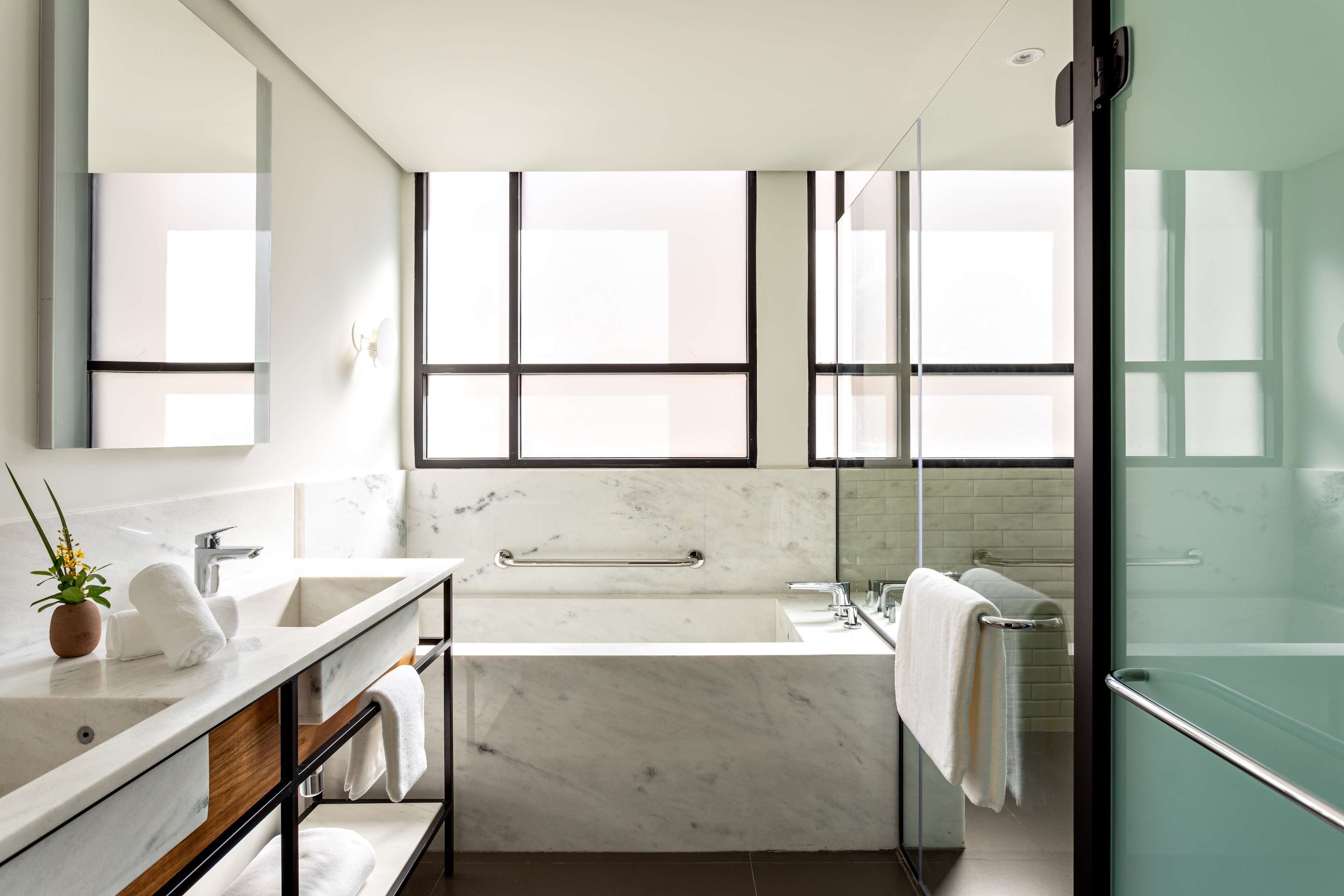 executive suite | bathroom | free toiletries, hair dryer, towels, soap