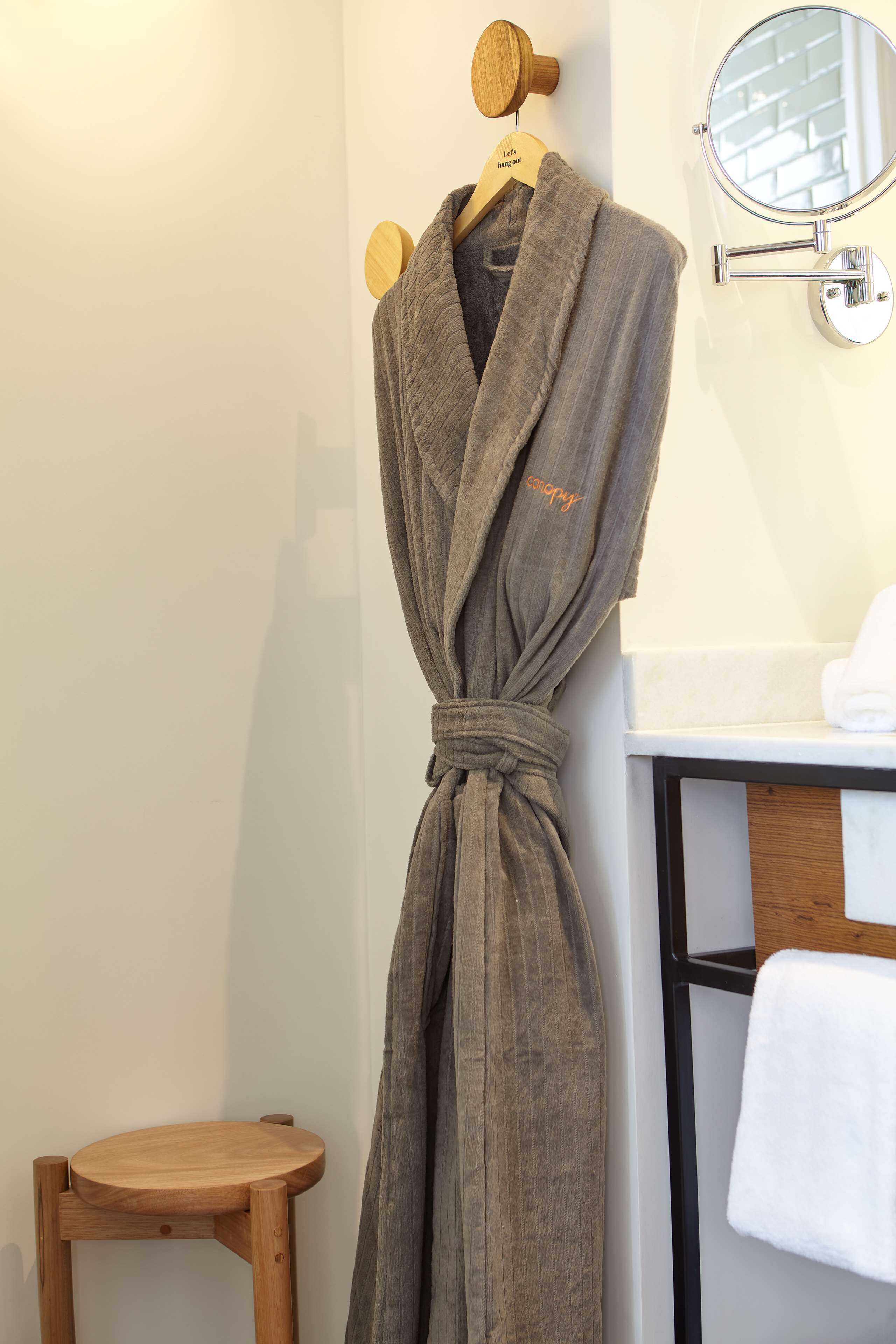 executive suite | bathroom | free toiletries, hair dryer, towels, soap