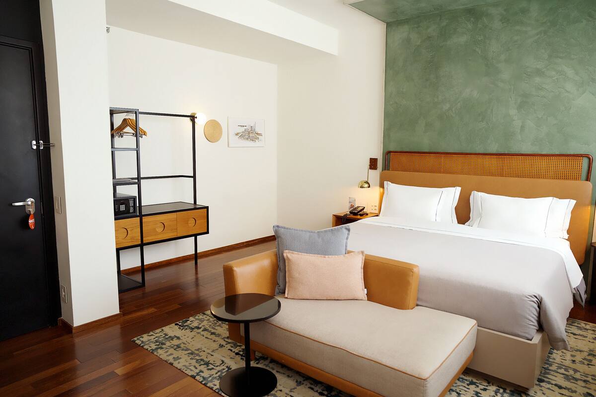 superior room, 1 king bed | 1 bedroom, minibar, in-room safe, desk