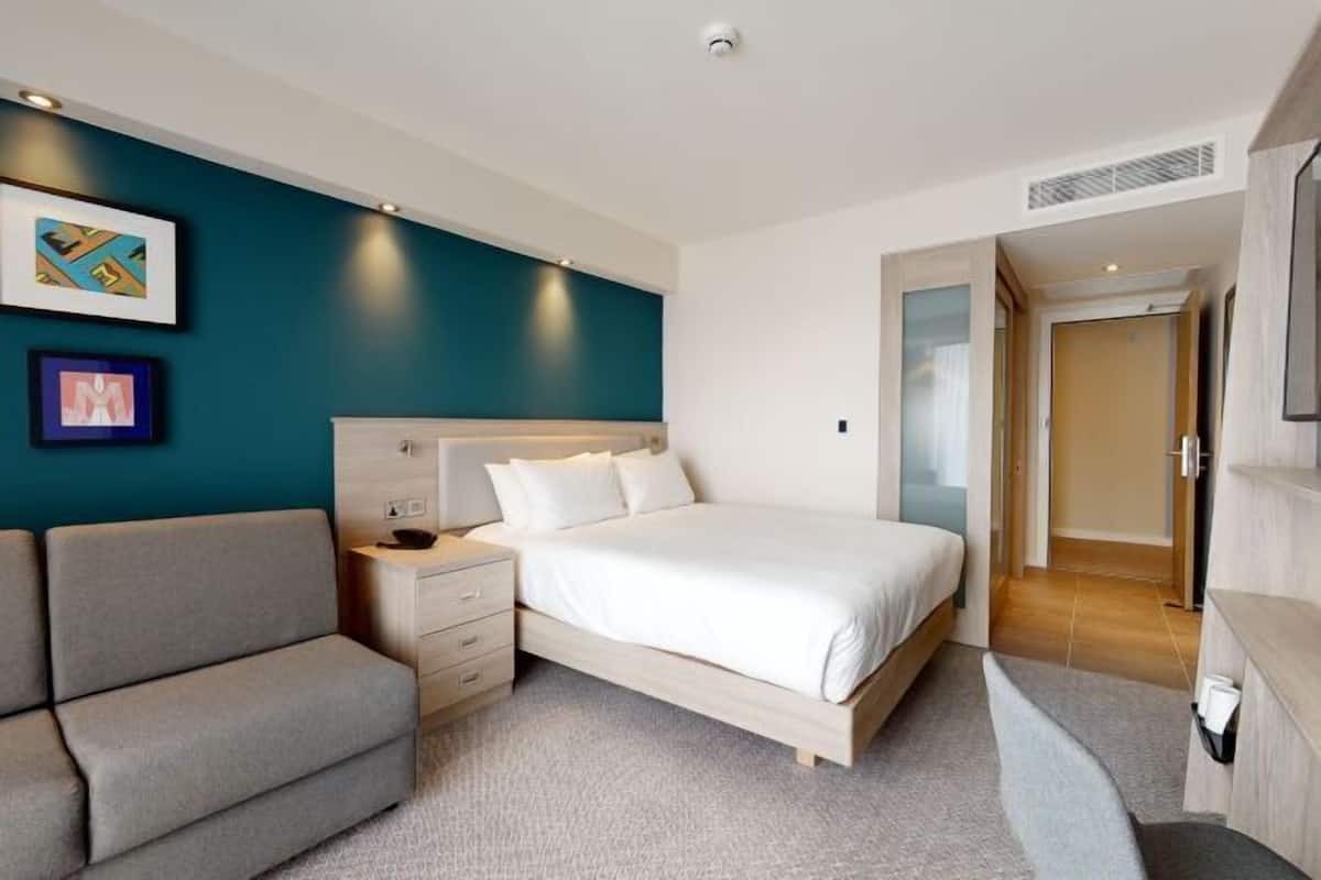 1 bedroom, in-room safe, desk, laptop workspace