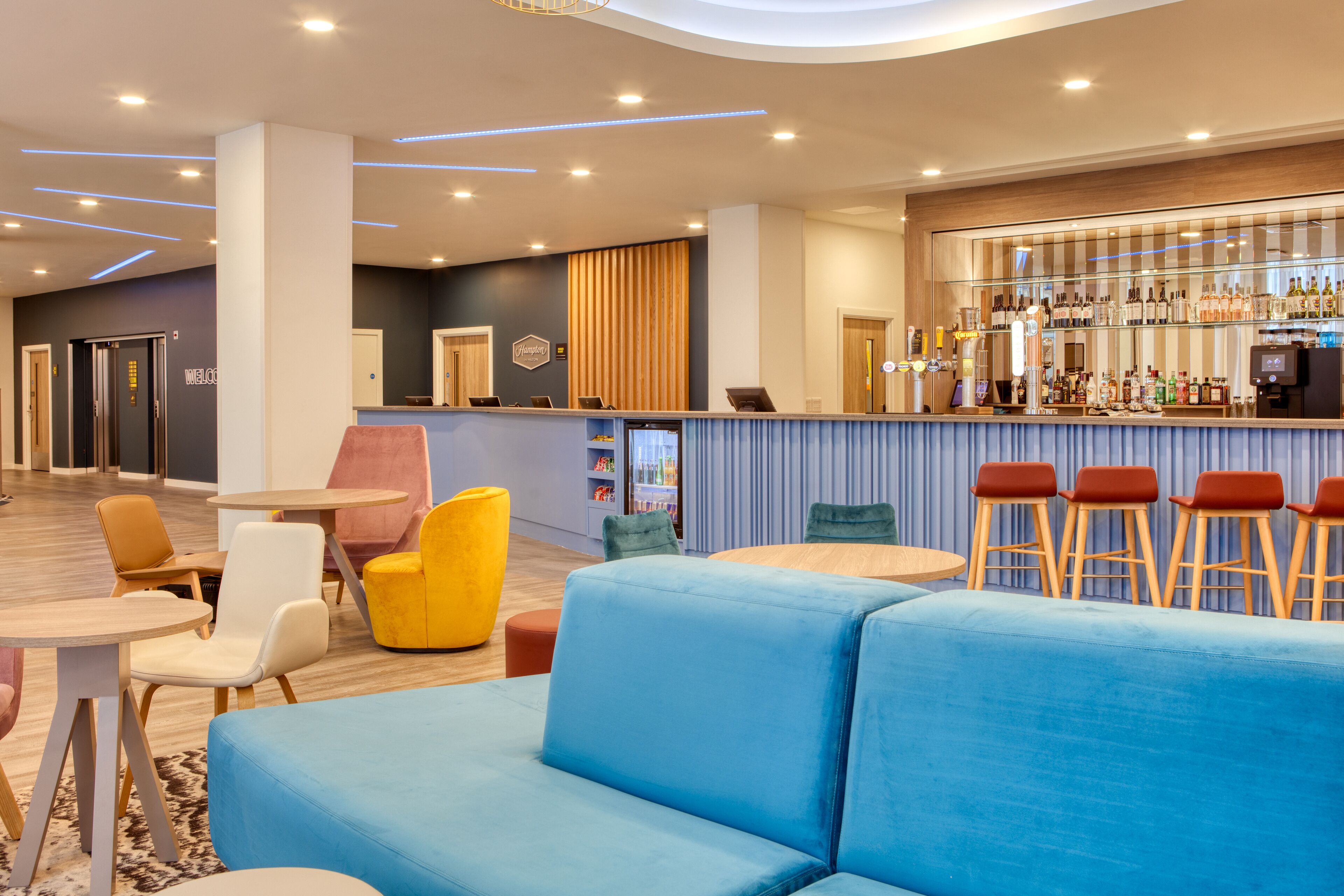 ロビー応接スペース