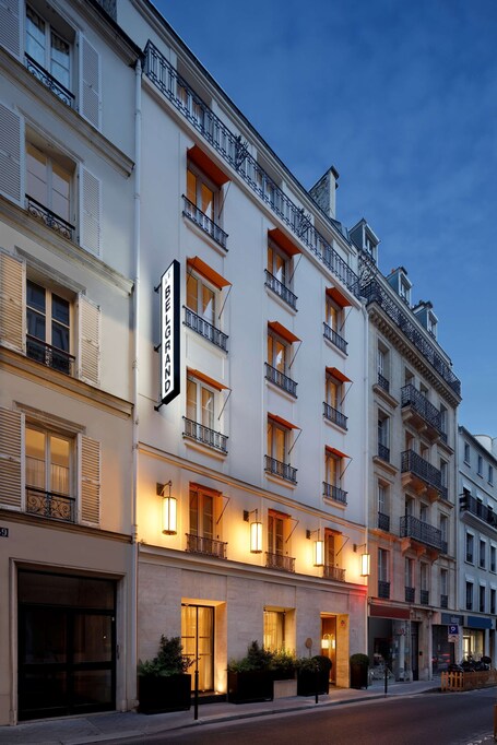Le Belgrand Hotel Paris Champs Elysees, Tapestry by Hilton - Image 12